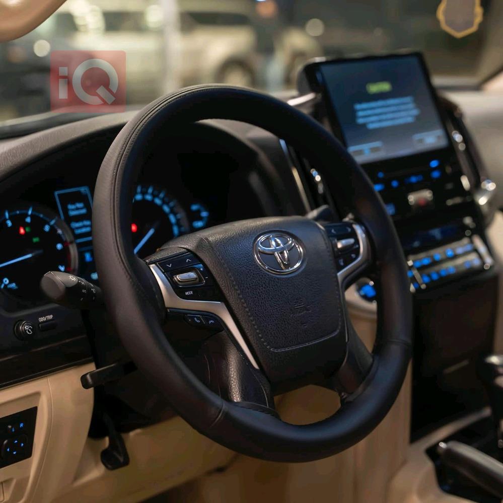 تويوتا لاندكروزر